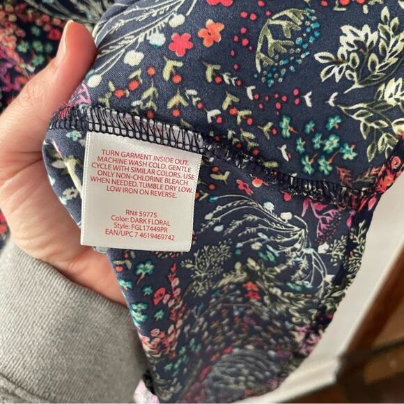 Dark Floral Tank Top Plus Size XXL - Picture 2 of 6